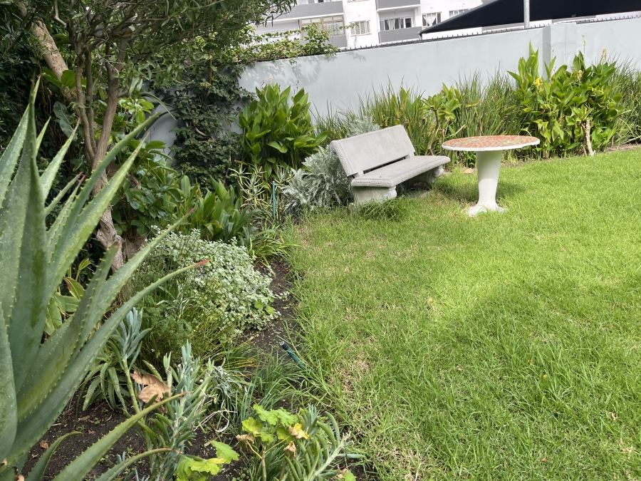To Let 1 Bedroom Property for Rent in Sea Point Western Cape